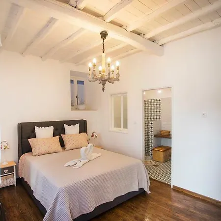 Holiday home Rodia House *