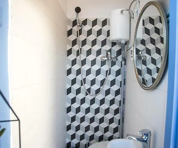 Rodia House * Глосса